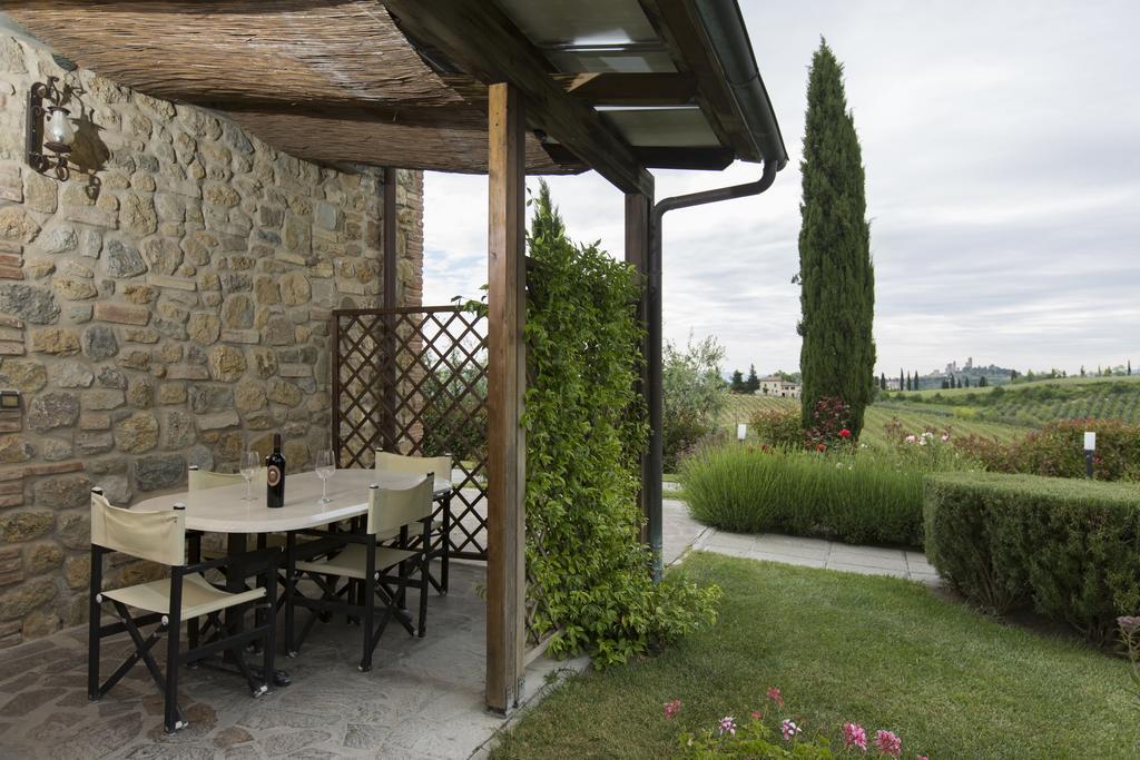Casa Vacanza Le Case San Gimignano Exterior photo